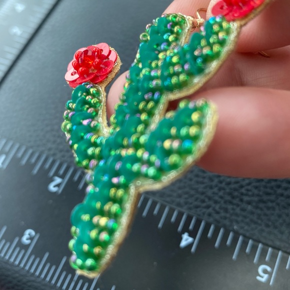 Gorgeous Blooming Saguaro Cactus Seed Beaded Earrings felt backed new - Picture 3 of 10